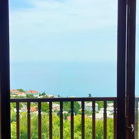 Athina's Uphill Βίλα *