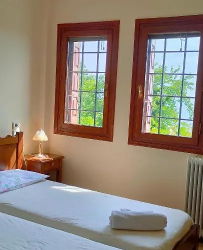 Athina's Uphill Villa *