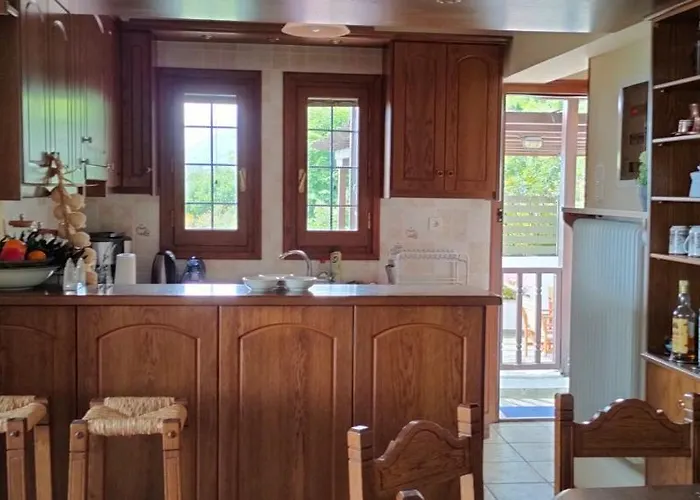 Athina's Uphill * Zagora